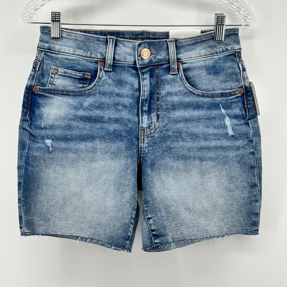 Maurices High Rise 6" Inseam Denim Shorts Medium Wash Distressed Size 4 NEW